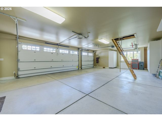 2325 PARK GROVE Dr, Eugene, OR 97408