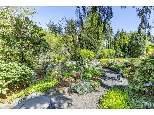 2325 PARK GROVE Dr, Eugene, OR 97408