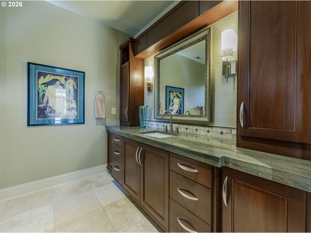 2325 PARK GROVE Dr, Eugene, OR 97408