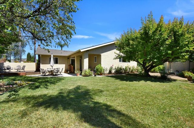 15135 La Rocca Court, Morgan Hill, CA 95037