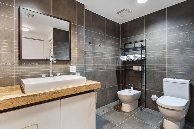 2155 Washington 401 401, Miami Beach, FL 33139