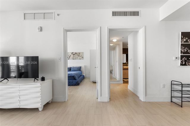 2155 Washington 401 401, Miami Beach, FL 33139