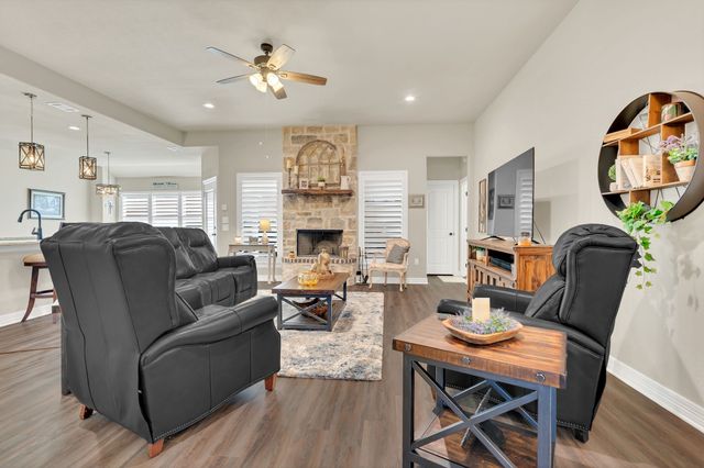 571 County Road 2830, Decatur, TX 76234