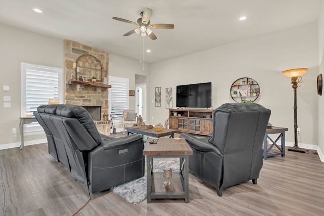 571 County Road 2830, Decatur, TX 76234