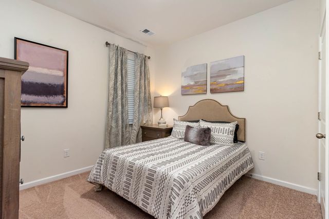 609 Strawberry Field Way, Galivants Ferry, SC 29544