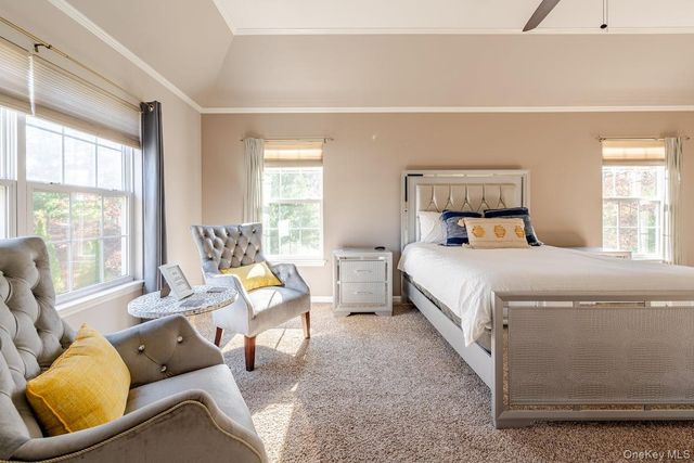 1 Brittany Court, Ridge, NY 11961