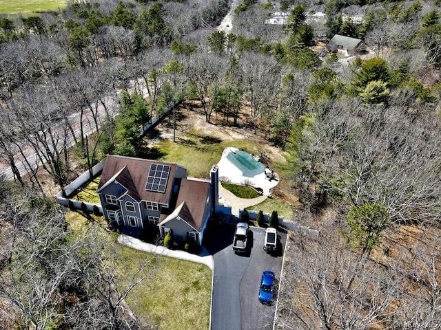 1 Brittany Court, Ridge, NY 11961