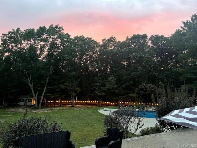 1 Brittany Court, Ridge, NY 11961