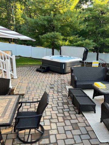 1 Brittany Court, Ridge, NY 11961