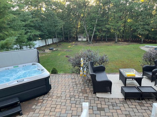 1 Brittany Court, Ridge, NY 11961