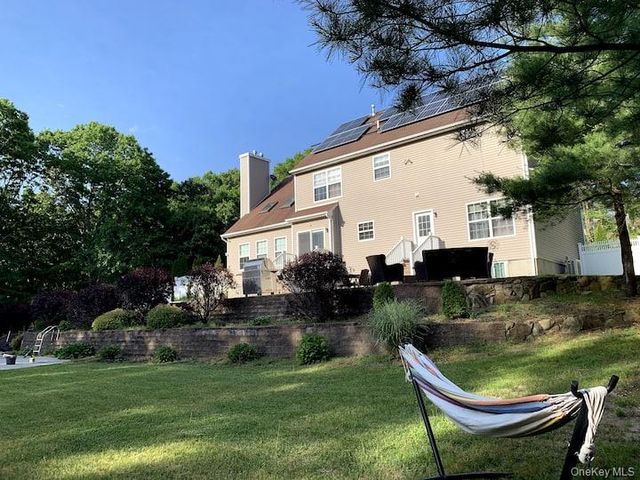 1 Brittany Court, Ridge, NY 11961