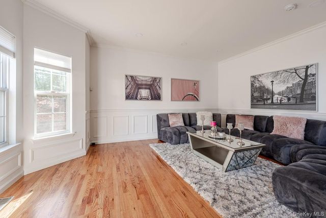 1 Brittany Court, Ridge, NY 11961