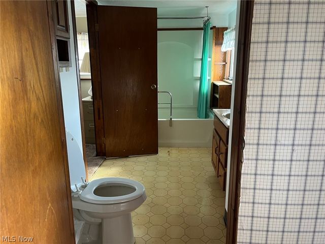 289 Canton Road, Wintersville, OH 43953