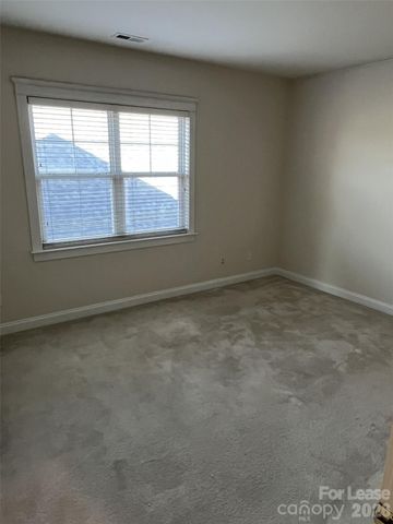 3044 Parker Green Trail, Charlotte, NC 28269