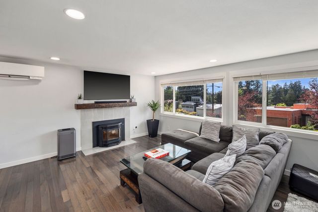 11102 126th Avenue NE, Kirkland, WA 98033