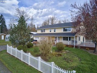 710 Ne 221ST St, Ridgefield, WA 98642