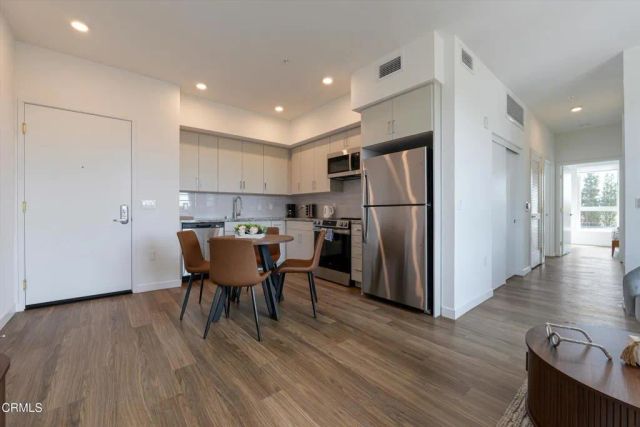18900 Parthenia Street 315, Northridge, CA 91324