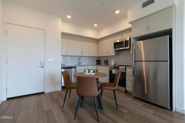 18900 Parthenia Street 315, Northridge, CA 91324