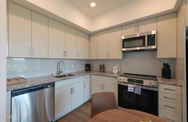 18900 Parthenia Street 315, Northridge, CA 91324