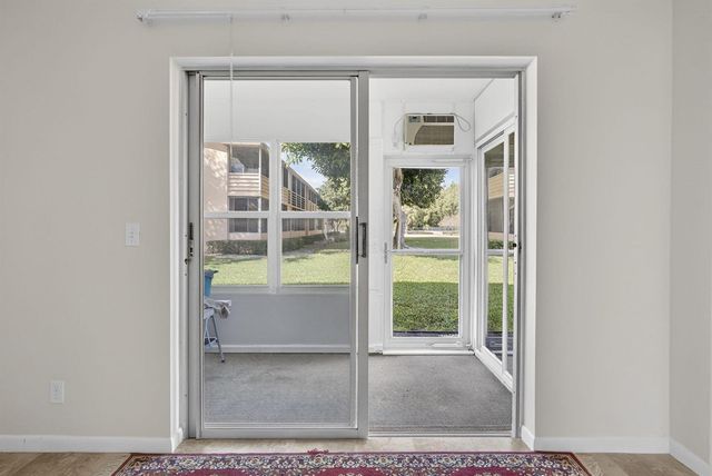 19 Hastings B, West Palm Beach, FL 33417