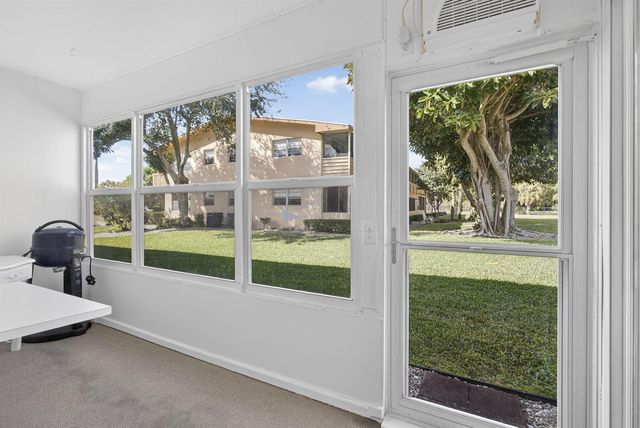 19 Hastings B, West Palm Beach, FL 33417