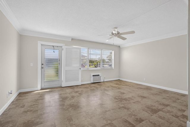 19 Hastings B, West Palm Beach, FL 33417