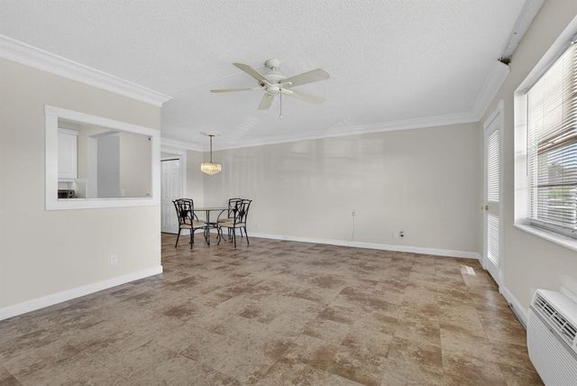 19 Hastings B, West Palm Beach, FL 33417