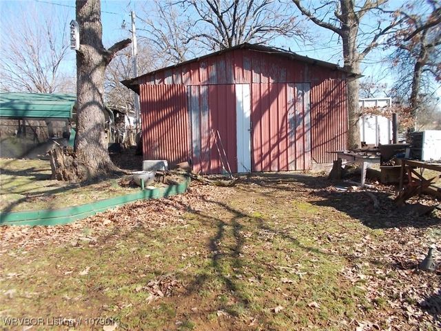 804 Fuller Avenue, Pocola, OK 74902