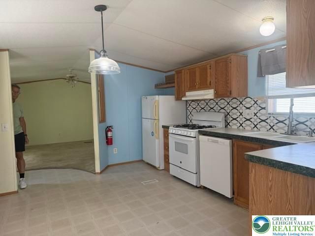 74 Easy Street, Allen Twp, PA 18067