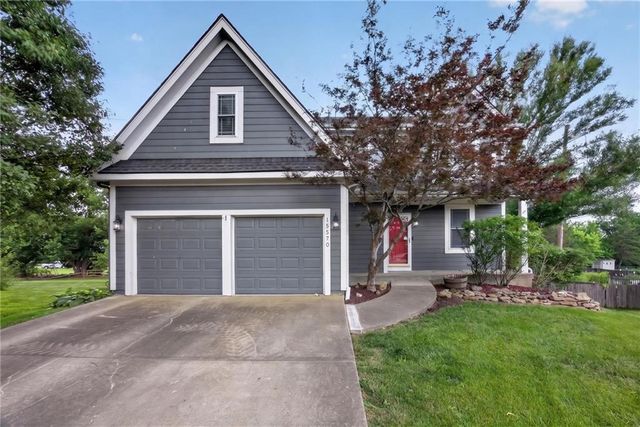 15570 S ALDEN Street, Olathe, KS 66062