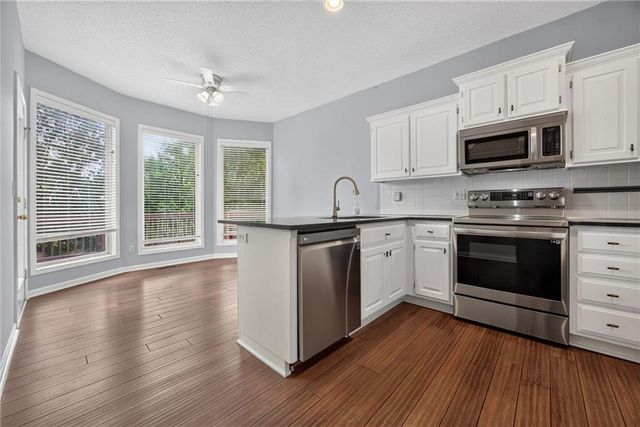 15570 S ALDEN Street, Olathe, KS 66062