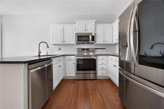 15570 S ALDEN Street, Olathe, KS 66062