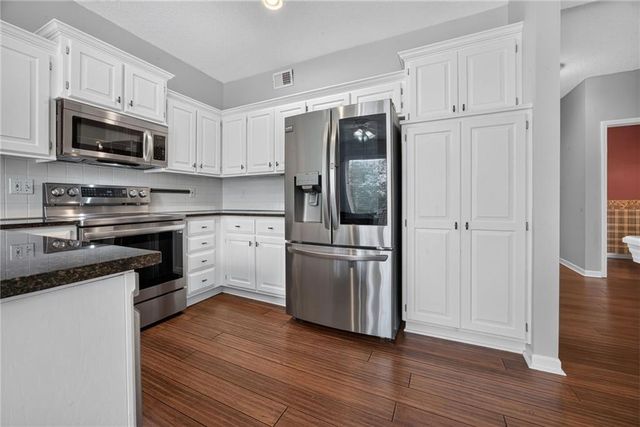 15570 S ALDEN Street, Olathe, KS 66062