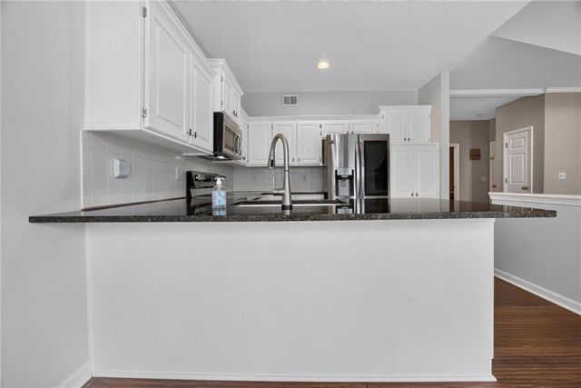 15570 S ALDEN Street, Olathe, KS 66062