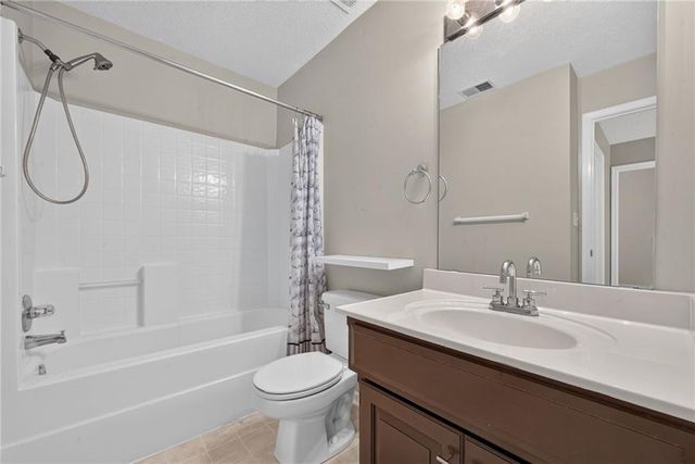 15570 S ALDEN Street, Olathe, KS 66062
