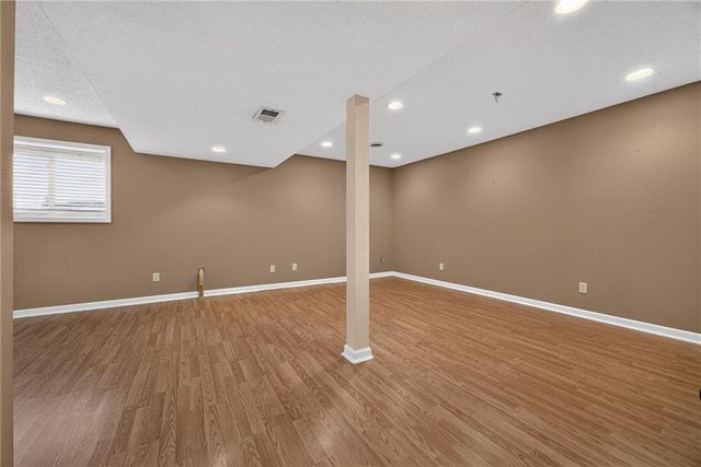 15570 S ALDEN Street, Olathe, KS 66062