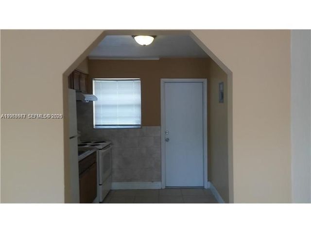 1013 Foster Rd 1, Hallandale Beach, FL 33009