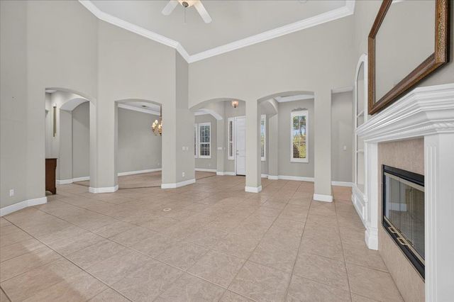 11 W Jordan Avenue, Clovis, CA 93611