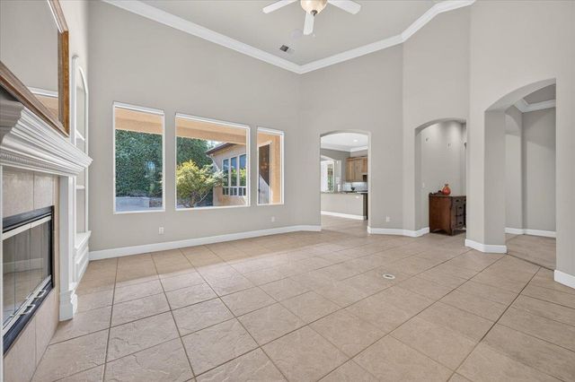 11 W Jordan Avenue, Clovis, CA 93611