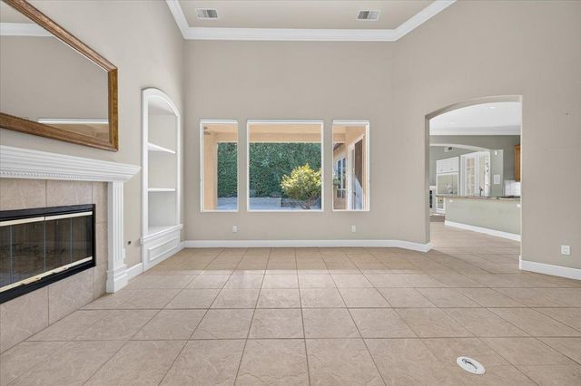 11 W Jordan Avenue, Clovis, CA 93611