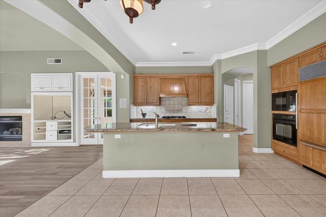 11 W Jordan Avenue, Clovis, CA 93611