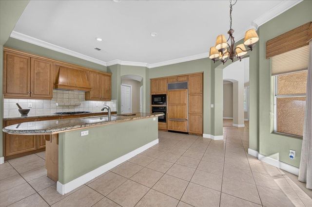 11 W Jordan Avenue, Clovis, CA 93611
