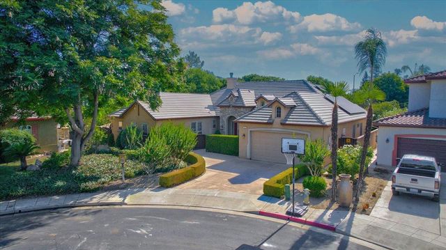 11 W Jordan Avenue, Clovis, CA 93611