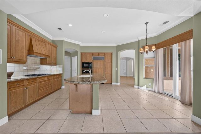11 W Jordan Avenue, Clovis, CA 93611