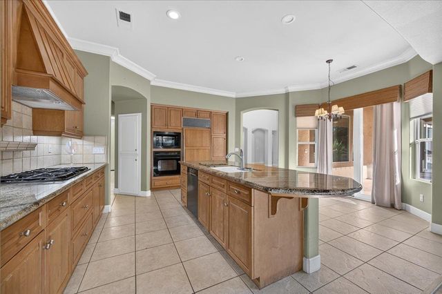 11 W Jordan Avenue, Clovis, CA 93611