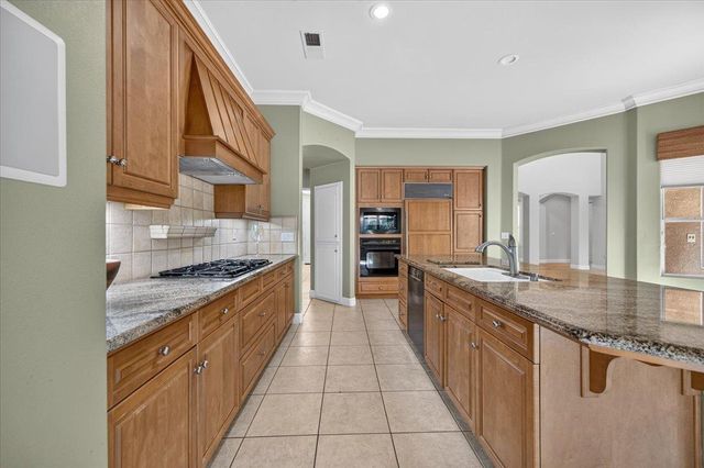 11 W Jordan Avenue, Clovis, CA 93611