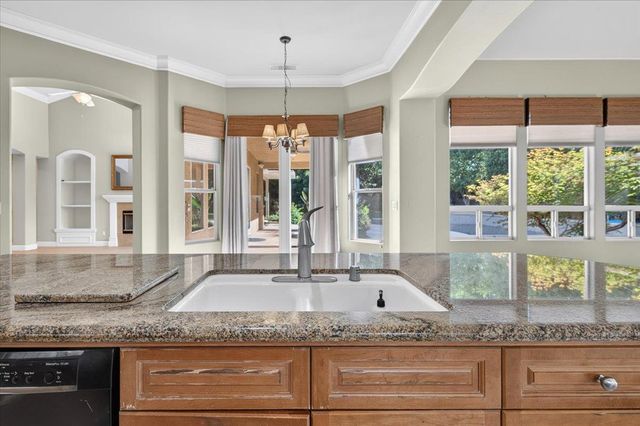 11 W Jordan Avenue, Clovis, CA 93611