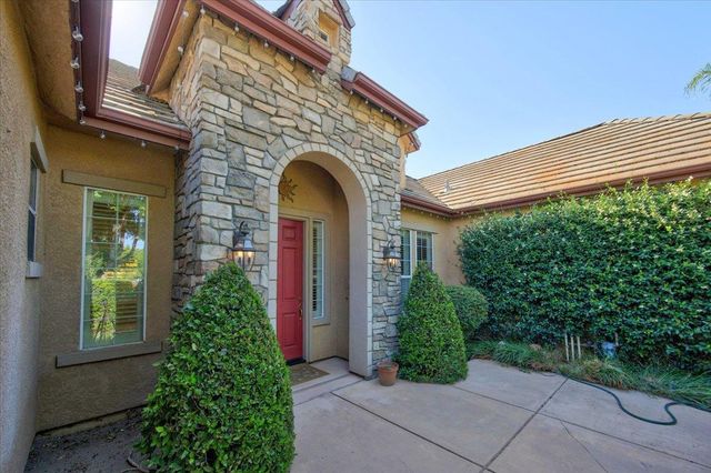 11 W Jordan Avenue, Clovis, CA 93611