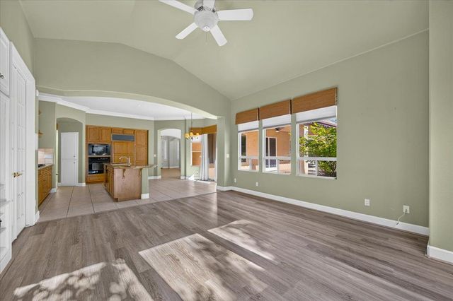 11 W Jordan Avenue, Clovis, CA 93611