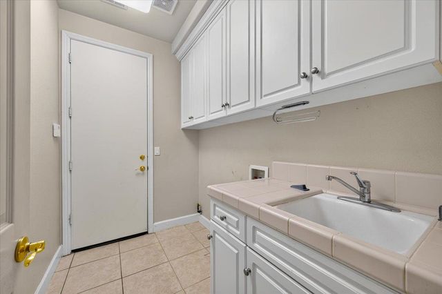 11 W Jordan Avenue, Clovis, CA 93611
